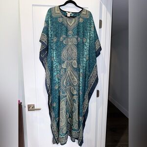 Elegant Teal Paisley-Print Women's Kaftan with Gold Accents